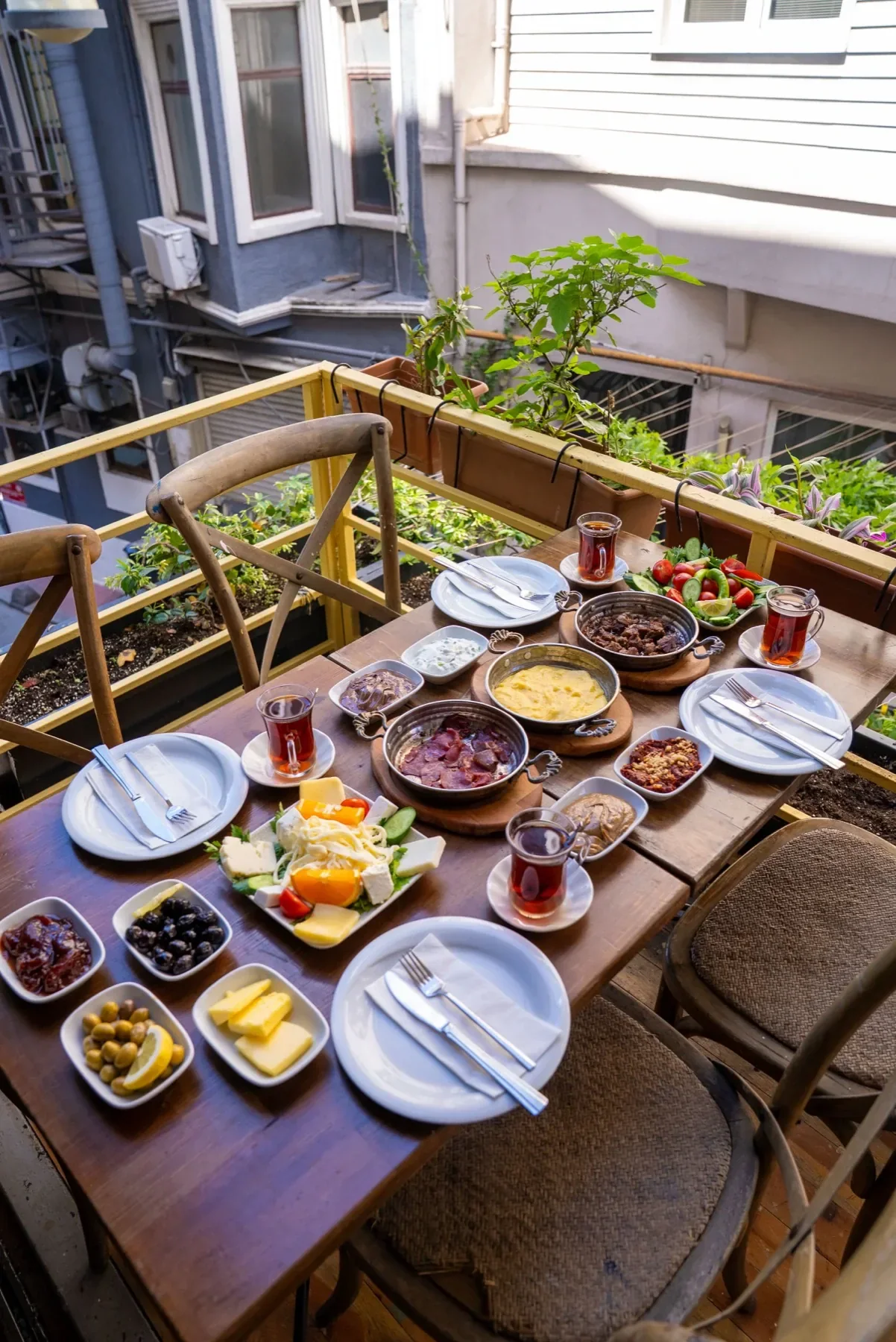 Historic Greek Townhouse & Balcony Breakfast - Tarihi Van Kahvaltı Evi